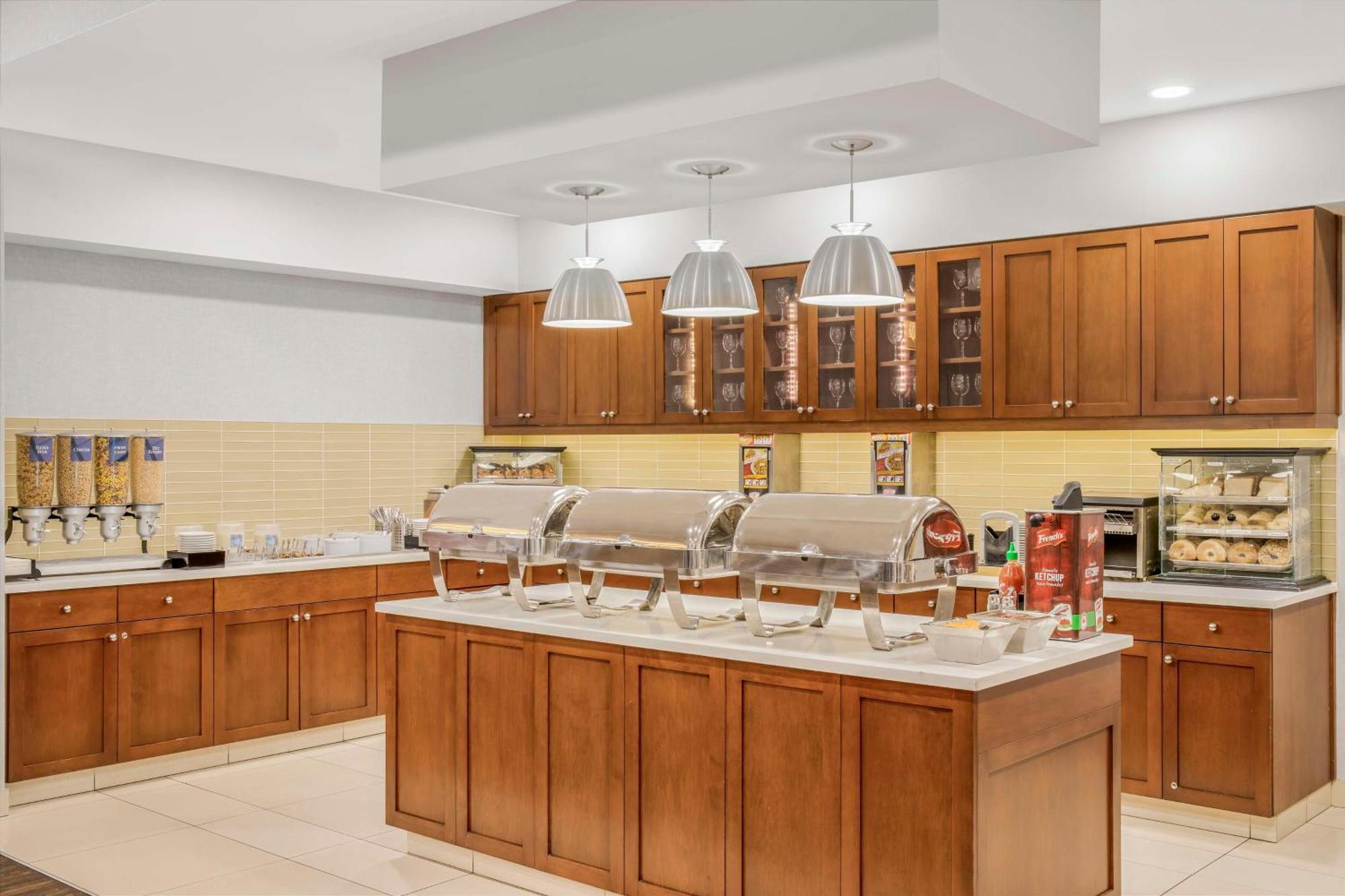 Homewood Suites By Hilton Winnipeg Airport - Polo Park Екстер'єр фото