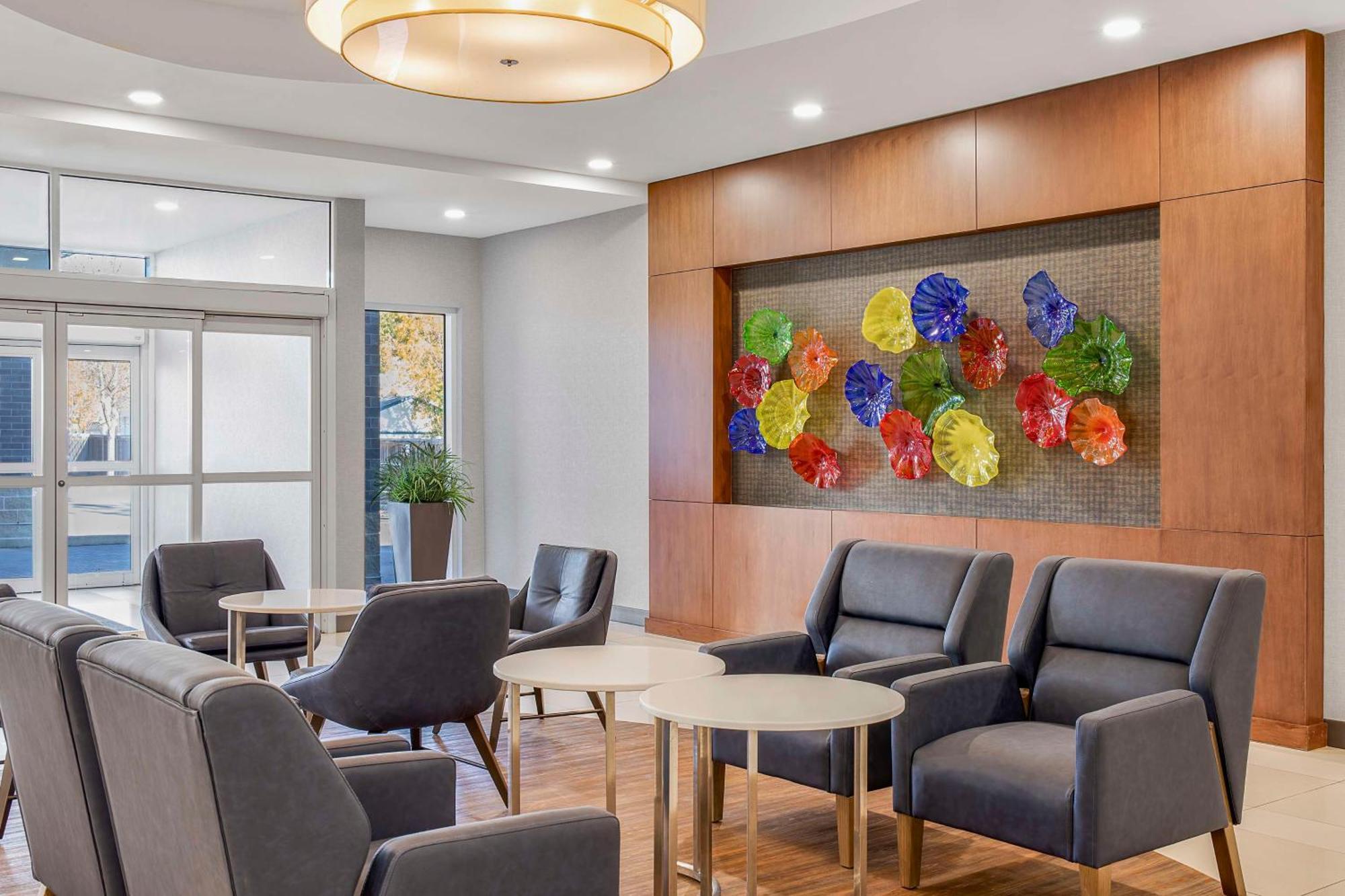 Homewood Suites By Hilton Winnipeg Airport - Polo Park Екстер'єр фото